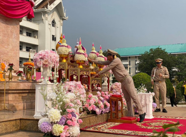 ร่วมพิธีวางพานพุ่มดอกไม้สดเพื่อเป็นการน้อมรำลึกถึงพระมหากรุณาธิคุณของพระบาทสมเด็จพระจุลจอมเกล้าเจ้าอยู่หัว เนื่องในวันท้องถิ่นไทย ประจำปี 2567 ... พารามิเตอร์รูปภาพ 1