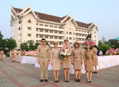 ร่วมพิธีวางพานพุ่มดอกไม้สดเพื่อเป็นการน้อมรำลึกถึงพระมหากรุณาธิคุณของพระบาทสมเด็จพระจุลจอมเกล้าเจ้าอยู่หัว เนื่องในวันท้องถิ่นไทย ประจำปี 2567 ... พารามิเตอร์รูปภาพ 6