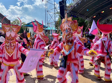 เข้าร่วมเป็นเกีบรติในพิธีเปิดานประเพณีบุญหลวงและการละเล่นผีตาโขน ประจำปี 2567 ... พารามิเตอร์รูปภาพ 11