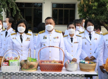 ร่วมพิธีเจริญพระพุทธมนต์และทำบุญตักบาตรเพื่อถวายเป็นพระราชกุศล ... พารามิเตอร์รูปภาพ 3