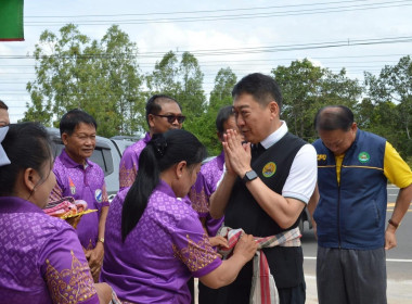 เข้าร่วมเป็นเกียรติในพิธีเปิดโครงการส่งเสริมและสนับสนุนอาชีพสมาชิกเพื่อเพิ่มศักยภาพในการชำระหนี้ ผ่านระบบกองทุนพัฒนาสหกรณ์”เพื่อส่งเสริมและสนับสนุนให้เกิดการเรียนรู้แลกเปลี่ยนประสบการณ์ในการแก้ไขปัญหาหนี้สินสมาชิกสหกรณ์ภาคการเกษตรระหว่างสหกรณ์การเกษตรศุภ ... พารามิเตอร์รูปภาพ 4