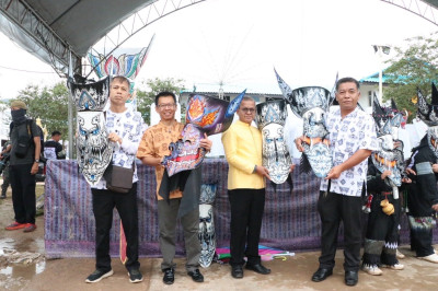 เข้าร่วมเป็นเกียรติในพิธีเปิดประเพณีบุญหลวงและการละเล่นผีตาโขน ประจำปี ๒๕๖๘ ... พารามิเตอร์รูปภาพ 1