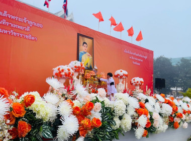 เข้าร่วมพิธีเจริญพระพุทธมนต์ พิธีลงนามถวายพระพรชัยมงคล ... พารามิเตอร์รูปภาพ 1