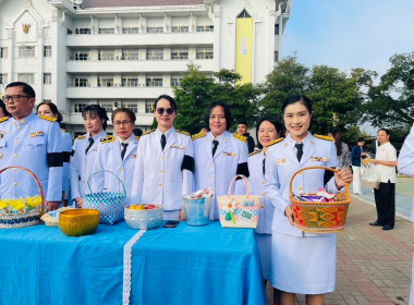 เข้าร่วมพิธีเจริญพระพุทธมนต์ พิธีลงนามถวายพระพรชัยมงคล ... พารามิเตอร์รูปภาพ 12