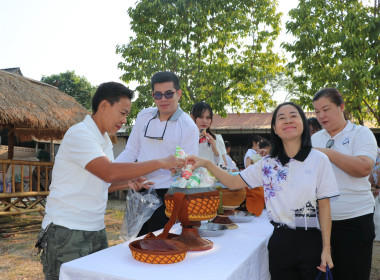 ร่วมพิธีทำบุญสำนักงาน พารามิเตอร์รูปภาพ 18